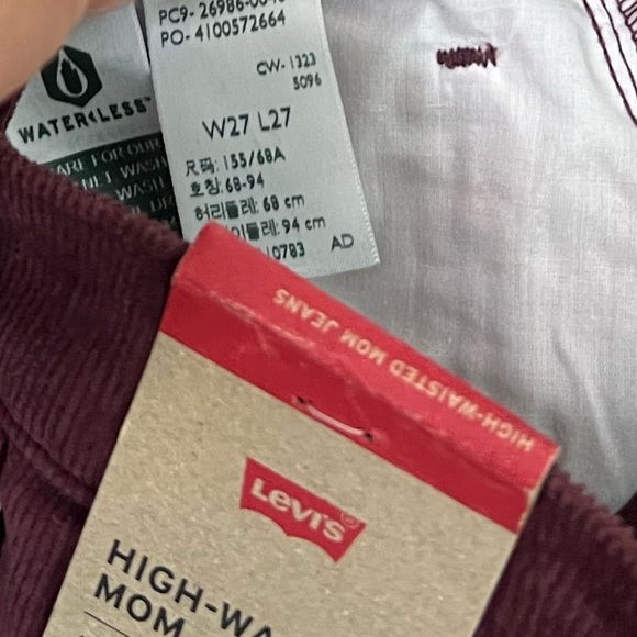 NWT Levis High Waisted Mom Jeans in Decadent Chocolate - Picture 12 of 12